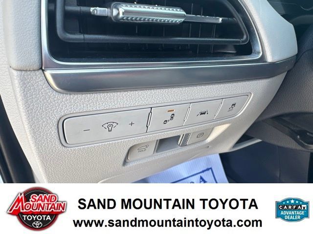 Used 2022 Hyundai Palisade Limited FWD image 12