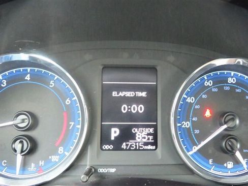 Used 2017 Toyota Corolla LE FWD image 12