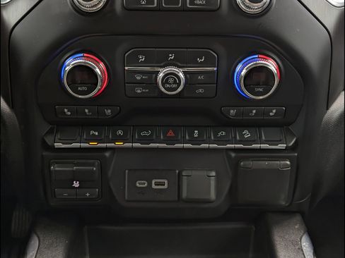 Used 2020 GMC Sierra 1500 AT4 w/ Driver Alert Package I image 33