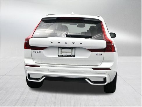 New 2026 Volvo XC60 B5 Ultra w/ Protection Package Premier AWD/4WD image 4