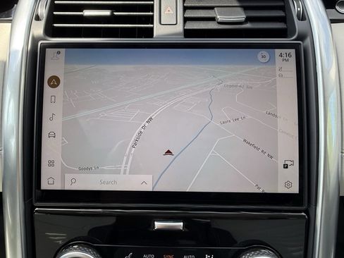 Certified 2025 Land Rover Discovery S image 22