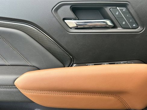 Used 2024 GMC Canyon AT4 w/ AT4 Premium Package image 12