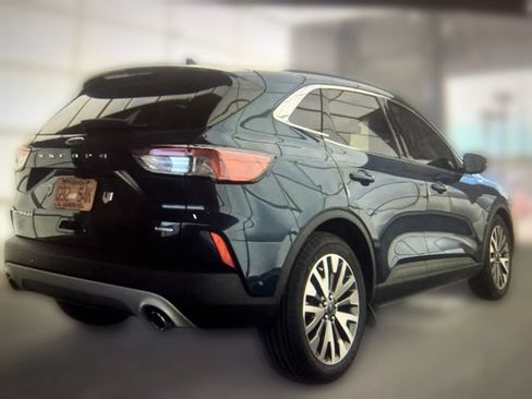 Used 2020 Ford Escape Titanium w/ Titanium Premium Package 2.0 FWD image 2