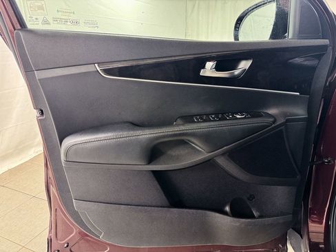 Used 2017 Kia Sorento LX image 14