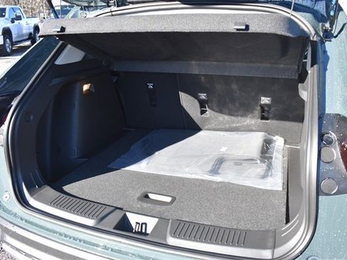 New 2026 Chevrolet Trax LT w/ Sunroof Package image 17