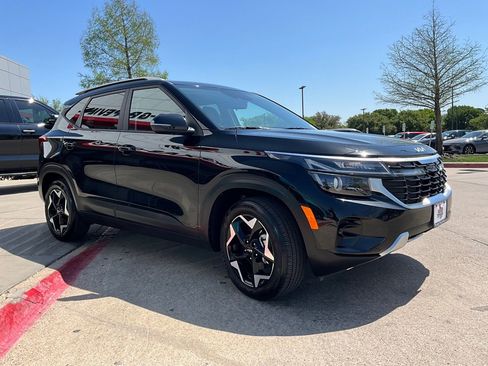 Used 2025 Kia Seltos S image 4