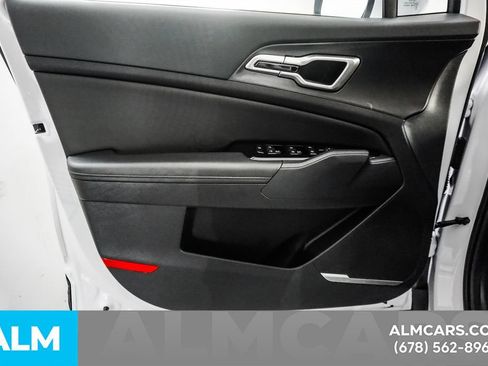 Used 2025 Kia Sportage EX FWD image 47