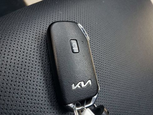 Used 2024 Kia Sportage EX FWD image 29