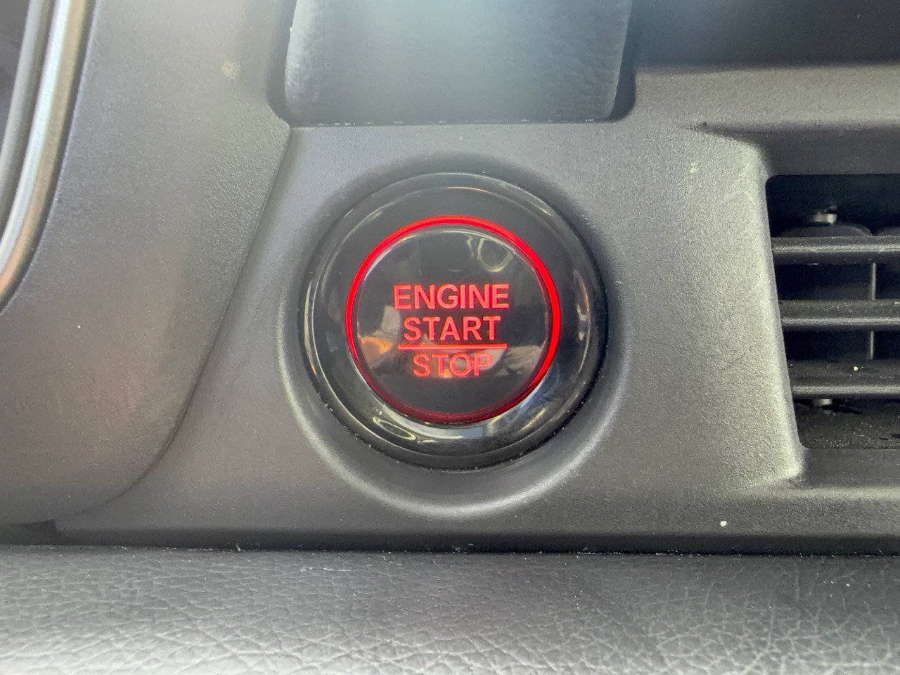 Certified 2024 Honda Pilot TrailSport image 17