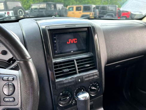 Used 2010 Ford Explorer XLT image 11