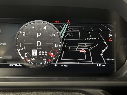 Used 2023 Land Rover Defender 110 S image 27