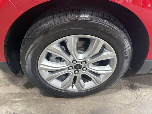Used 2023 Ford Edge Titanium AWD/4WD image 10