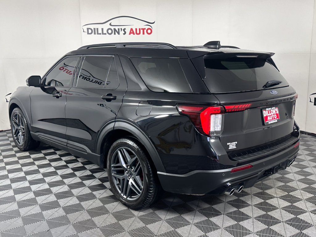 Used 2025 Ford Explorer ST AWD/4WD image 4