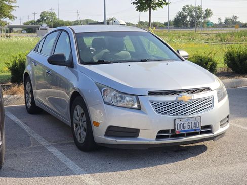 Used 2011 Chevrolet Cruze LS w/ Connectivity Package FWD image 2