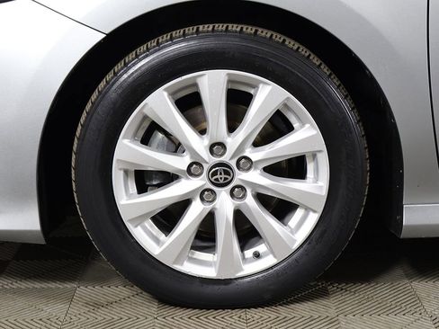 Used 2020 Toyota Camry LE FWD image 19