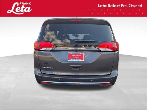 Used 2017 Chrysler Pacifica Touring-L Plus image 8