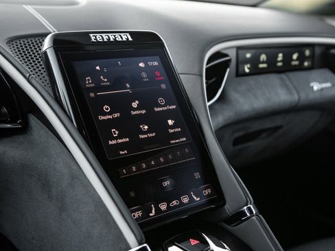 Used 2022 Ferrari Roma image 24