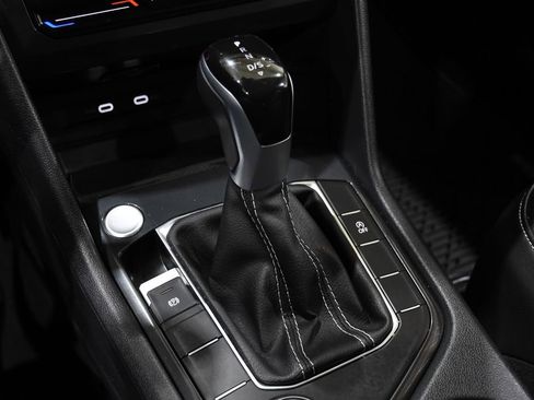 Used 2024 Volkswagen Tiguan SE image 27