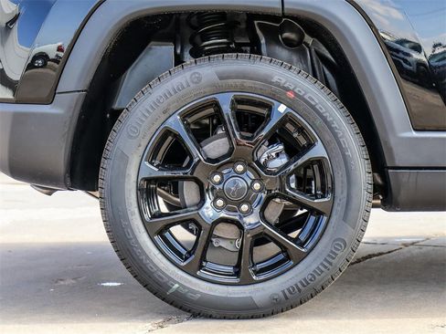 New 2026 Jeep Compass Latitude image 9