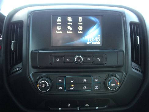 Used 2018 Chevrolet Silverado 1500 Custom w/ Custom Convenience Package image 18