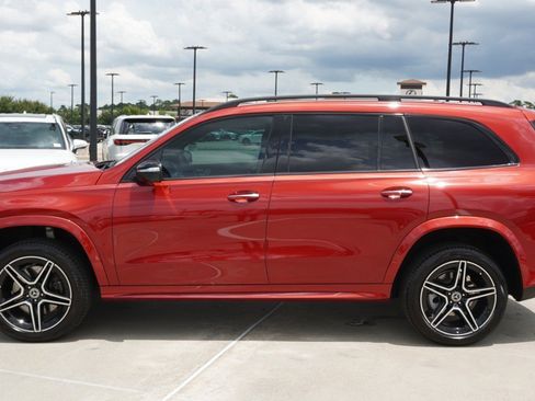 Used 2024 Mercedes-Benz GLS 450 4MATIC image 5
