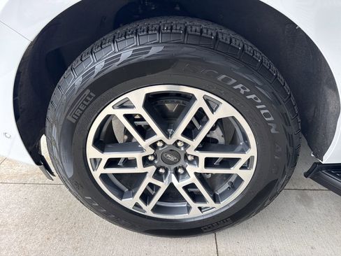 Certified 2025 Ford Expedition Active AWD/4WD image 19