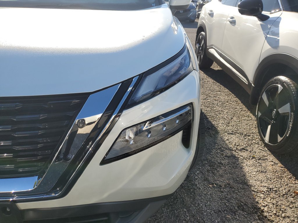 Certified 2023 Nissan Rogue SV w/ SV Premium B Package AWD/4WD image 5