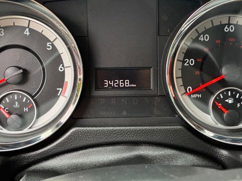 Used 2019 Dodge Grand Caravan SE FWD image 17
