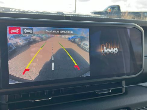 Used 2024 Jeep Wrangler High Altitude image 16