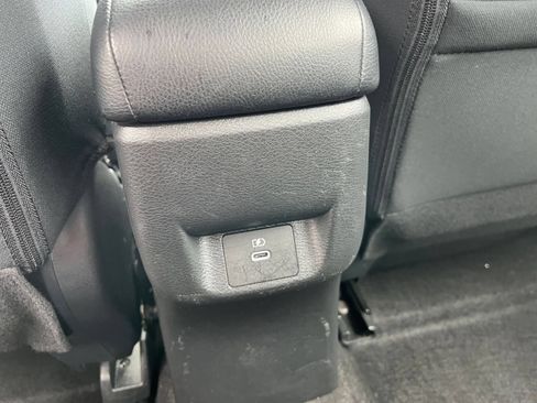 Used 2025 Nissan Versa SV FWD image 22