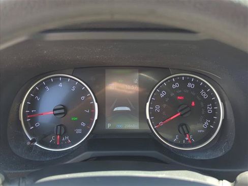 Used 2022 Toyota RAV4 XLE w/ Convenience Package FWD image 18
