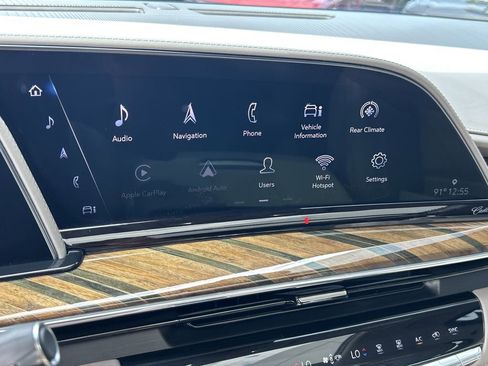 Used 2021 Cadillac Escalade Premium Luxury Platinum image 25