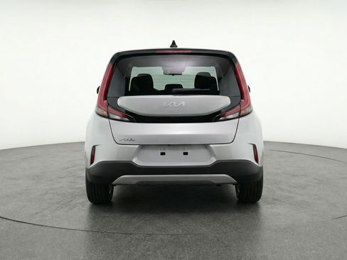 Used 2025 Kia Soul LX w/ LX Technology Package FWD image 7