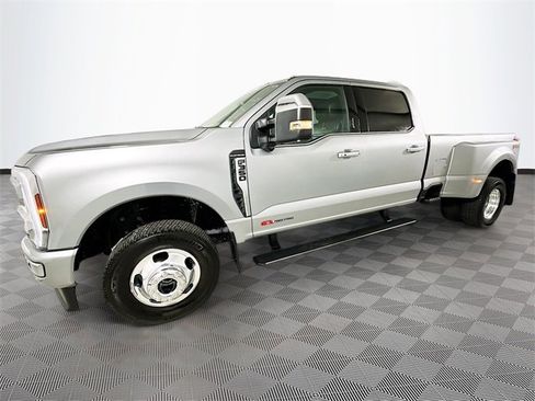 Used 2024 Ford F350 Platinum image 4