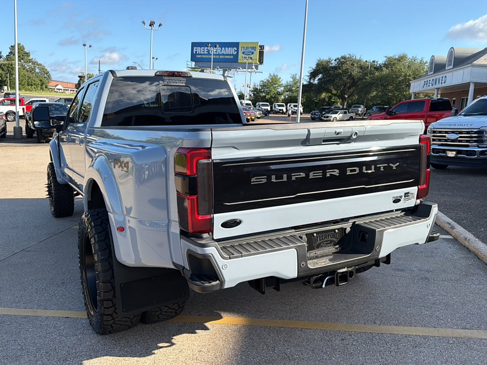 New 2026 Ford F450 Platinum w/ FX4 Off-Road Package AWD/4WD image 14