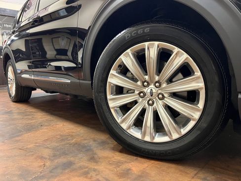 Used 2020 Ford Explorer Limited w/ Equipment Group 310A AWD/4WD image 43