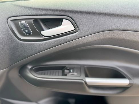 Used 2017 Ford Escape SE w/ SE Cold Weather Package image 34