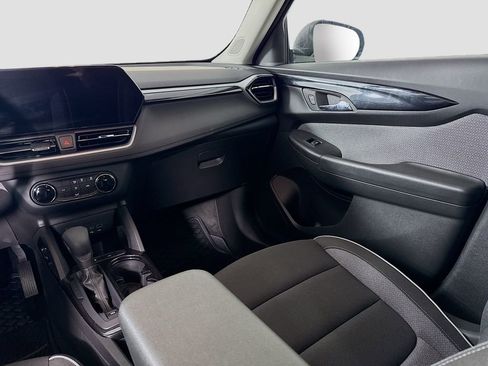 Used 2024 Chevrolet TrailBlazer LS w/ LS Convenience Package image 22