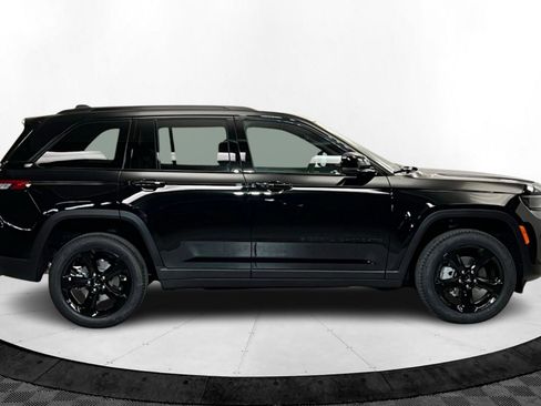 New 2025 Jeep Grand Cherokee Limited w/ Black Appearance Package AWD/4WD image 6