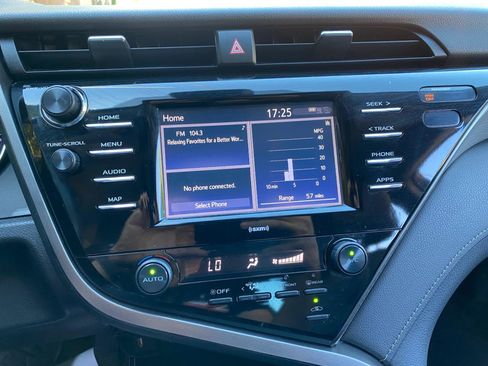 Used 2020 Toyota Camry SE image 64