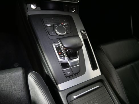 Used 2020 Audi Q5 2.0T Premium AWD/4WD image 24