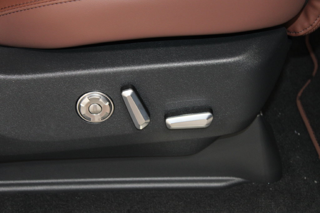 New 2027 Lincoln Navigator Reserve AWD/4WD image 28