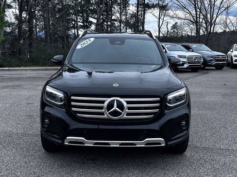 Used 2025 Mercedes-Benz GLB 250 4MATIC image 3