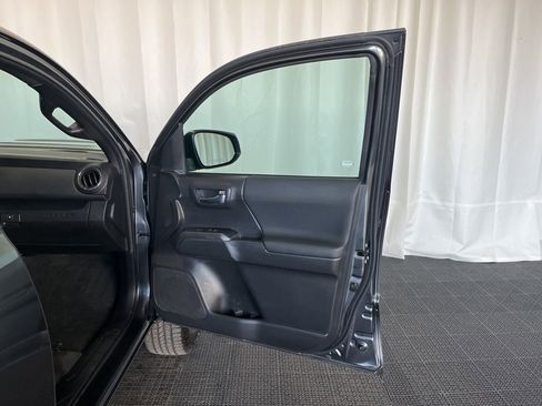 Used 2023 Toyota Tacoma TRD Sport AWD/4WD image 18