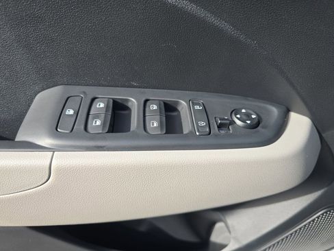New 2026 Hyundai Venue SEL FWD image 28