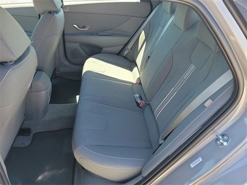 New 2025 Hyundai Elantra SEL image 15