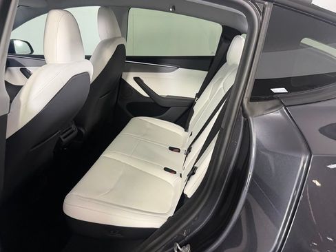 Used 2026 Tesla Model Y 2WD image 41