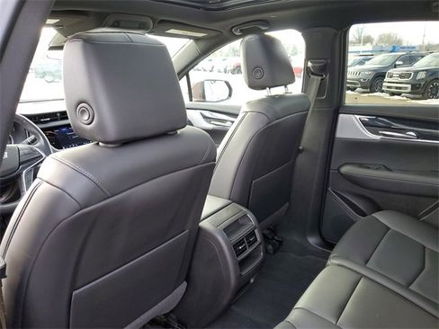 Certified 2023 Cadillac XT5 Premium Luxury w/ LPO, Floor Liner Package image 30