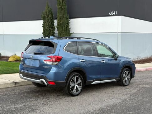 Used 2019 Subaru Forester Touring image 6