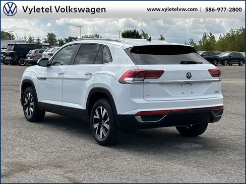 Used 2020 Volkswagen Atlas Cross Sport SE image 4